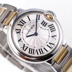 卡地亚 「 Cartier 」机芯：瑞士进口石英机芯 原装1：1复刻 、凸面弧形表壳，扭索雕纹表盘，剑形指针，在卡地亚制表世界中，Ballon Bleu 蓝气球腕表以风格细腻，格调高雅著称。