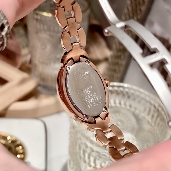 卡地亚-Cartier 镂空托月盘的卡地亚沙特限量版,相信懂表的老玩家们都清楚,先有他的雏形后才有那万人空巷的蓝气球的诞生 表盘直径——30mm 前沿~佛系XX厂家走访瑞士民间收藏坊才淘到这难得的限量版宝贝,一比一重新开模定制,最大限度的还原臻品 表壳三件套都与正品通用,整表厚度7.5mm,玻璃3点位月牙斜度是cnc雕刻,并非用模具压制 卡地亚-Cartier 镂空托月盘的卡地亚沙特限量版,相信懂表的老玩家们都清楚,先有他的雏形后才有那万人空巷的蓝气球的诞生 表盘直径——30mm 前沿~佛系XX厂家走访瑞士民间收藏坊才淘到这难得的限量版宝贝,一比一重新开模定制,最大限度的还原臻品 表壳三件套都与正品通用,整表厚度7.5mm,玻璃3点位月牙斜度是cnc雕刻,并非用模具压制