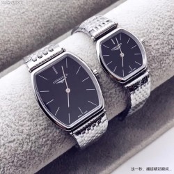 浪琴经典嘉岚酒桶形情侣表瑞士石英机芯材质：316L精钢表壳 蓝宝石镜面，尺寸：男35mm厚9mm  女28mm厚9mm，睿智风格 尊贵大方 尽显非凡典雅高端品质，多种表盘可选，不寻常的体验「MX潮牌」商品规格:默认规格