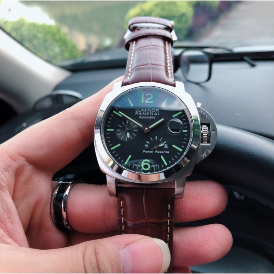 品牌:沛纳海--PANERAI PAM00090 类型:男士顶级腕表 机芯:全自动机械机芯 表壳:316L精钢表壳 镜面:矿物强化玻璃 皮带:进口真牛皮表带 三杰卓越非凡 尽显男士魅力尺寸:直径44mm 厚度16mm。SJ为你精心打造超真实实物图拍摄 让你超真实实物图体验 品牌:沛纳海--PANERAI PAM00090 类型:男士顶级腕表 机芯:全自动机械机芯 表壳:316L精钢表壳 镜面:矿物强化玻璃 皮带:进口真牛皮表带 三杰卓越非凡 尽显男士魅力尺寸:直径44mm 厚度16mm。SJ为你精心打造超真实实物图拍摄 让你超真实实物图体验