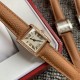实拍 2020最新卡地亚法国坦克Cartier Tank Franaise系列,一款百搭 性价比又高的手表 搭配全新专柜欧版风格定制的原厂表带,进口瑞士石英机芯。八角形表冠,镶嵌一颗凸圆形合成尖晶石,剑形蓝钢指针,蓝宝石水晶镜面,采用与原装一致的实心内罩,尺寸:25 x 20mm。佩戴舒适柔软服帖,上手显得高贵又典雅,很气质很女人独家货源。 实拍 2020最新卡地亚法国坦克Cartier Tank Franaise系列,一款百搭 性价比又高的手表 搭配全新专柜欧版风格定制的原厂表带,进口瑞士石英机芯。八角形表冠,镶嵌一颗凸圆形合成尖晶石,剑形蓝钢指针,蓝宝石水晶镜面,采用与原装一致的实心内罩,尺寸:25 x 20mm。佩戴舒适柔软服帖,上手显得高贵又典雅,很气质很女人独家货源。