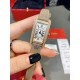 卡地亚-美国坦克-Cartier Tank Amricaine腕表,小号表款,三码合一。采用蓝宝水石晶镜面,瑞士石英机芯。原版开模,精钢表壳,八角形表冠,镶嵌一颗合成蓝色尖晶石,镀银表盘,剑形蓝钢指针,搭配原装光面折叠表扣,采用进口多色小牛皮。腕大表器优雅,深行受家青睐。表壳尺寸:34.80 x 19.00毫米。 卡地亚-美国坦克-Cartier Tank Amricaine腕表,小号表款,三码合一。采用蓝宝水石晶镜面,瑞士石英机芯。原版开模,精钢表壳,八角形表冠,镶嵌一颗合成蓝色尖晶石,镀银表盘,剑形蓝钢指针,搭配原装光面折叠表扣,采用进口多色小牛皮。腕大表器优雅,深行受家青睐。表壳尺寸:34.80 x 19.00毫米。