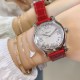 实拍 最新配色 特别款 最强副本萧邦CHOPARD快乐钻系列(原版开模)「中号36mm 」历时一年多研发终于面世,在蓝气球已经是女士标配的时代 萧邦快乐钻系列女表脱颖而出,成为时尚界追捧的一股潮流!此款不但能凸显出钻石的高贵而且更是「女神」最渴望拥有腕表之一 轻松出席各种场合不会出现「同款尴尬」【表带】标配美洲鳄鱼皮 【机芯】采用TOP级海鸥2892机芯,每颗机芯都经制表师的精调细选,确保带来稳定可靠的精准走时。绝世精品!图为36尺寸 实拍 最新配色 特别款 最强副本萧邦CHOPARD快乐钻系列(原版开模)「中号36mm 」历时一年多研发终于面世,在蓝气球已经是女士标配的时代 萧邦快乐钻系列女表脱颖而出,成为时尚界追捧的一股潮流!此款不但能凸显出钻石的高贵而且更是「女神」最渴望拥有腕表之一 轻松出席各种场合不会出现「同款尴尬」【表带】标配美洲鳄鱼皮 【机芯】采用TOP级海鸥2892机芯,每颗机芯都经制表师的精调细选,确保带来稳定可靠的精准走时。绝世精品!图为36尺寸