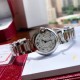 卡地亚 「 Cartier 」原装1:1复刻 、凸面弧形表壳,扭索雕纹表盘,剑形指针,在卡地亚制表世界中,Ballon Bleu 蓝气球腕表以风格细腻,格调高雅著称。 卡地亚 「 Cartier 」原装1:1复刻 、凸面弧形表壳,扭索雕纹表盘,剑形指针,在卡地亚制表世界中,Ballon Bleu 蓝气球腕表以风格细腻,格调高雅著称。