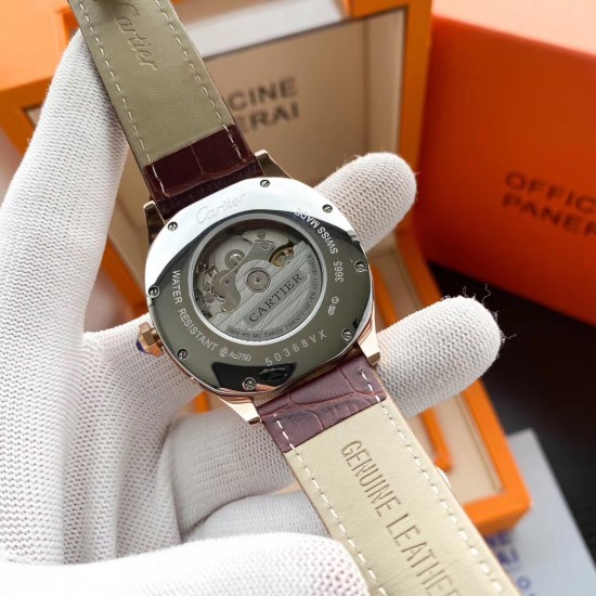CARTIER-卡地亚‼️精品6针月相设计搭配5位置日历显示L精钢表壳(完美打造)直径44mm厚度12mm 内置:全自动机械机芯(走时稳定)_耐磨矿物蓝光玻璃 (经久耐用)_进口牛皮表带,原装经典表扣 CARTIER-卡地亚‼️精品6针月相设计搭配5位置日历显示L精钢表壳(完美打造)直径44mm厚度12mm 内置:全自动机械机芯(走时稳定)_耐磨矿物蓝光玻璃 (经久耐用)_进口牛皮表带,原装经典表扣