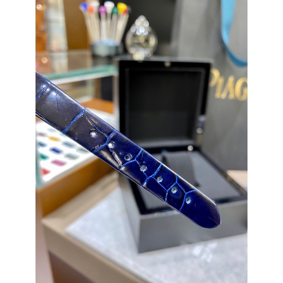 RF厂伯爵新款小号26mm。Limelight Gala系列的女性钻石手表是绝对诱惑的标志,表盘独特的6与9的造型,混合艺术,设计和珠宝,他们赞扬充满活力和大胆女性气质。在伯爵的眼里,每一位演绎人生故事的女主角,都注定拥有出众魅力!别出心裁,不断进阶超越。尺寸26mm 机芯:瑞士朗达机芯 玻璃:蓝宝石镜面 皮带:美洲鳄鱼皮 RF厂伯爵新款小号26mm。Limelight Gala系列的女性钻石手表是绝对诱惑的标志,表盘独特的6与9的造型,混合艺术,设计和珠宝,他们赞扬充满活力和大胆女性气质。在伯爵的眼里,每一位演绎人生故事的女主角,都注定拥有出众魅力!别出心裁,不断进阶超越。尺寸26mm 机芯:瑞士朗达机芯 玻璃:蓝宝石镜面 皮带:美洲鳄鱼皮