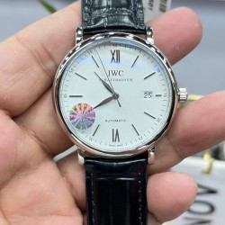 IWC 万国 波涛菲诺 系列！316L精钢表壳顶级打磨，表耳R弧度同步原装够大，线条更优美，表壳与底盖衔接完美，定制日历字体及粗细 绅士商务休闲首选！