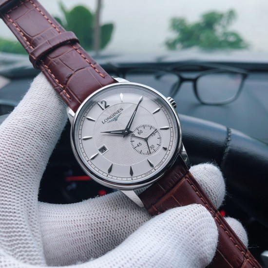 SJ出品 品牌:浪琴-LONGINES L8 腕美风范类型:精品机械腕表 采用316钢壳强化玻璃 进口牛皮表带 尺寸40*11 (卓越)精湛 睿智风范 尊贵大方 贵族风格 三杰精致推荐男士机械腕表 SJ精心设计超真实实物图拍摄 SJ出品 品牌:浪琴-LONGINES L8 腕美风范类型:精品机械腕表 采用316钢壳强化玻璃 进口牛皮表带 尺寸40*11 (卓越)精湛 睿智风范 尊贵大方 贵族风格 三杰精致推荐男士机械腕表 SJ精心设计超真实实物图拍摄