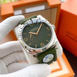 【高级定制V7版来货✈️】应潮而生，绿潮来袭⌚️沛纳海/PANERAI‼️ Radiomir镭得米尔系列腕表–45毫米搭载进口机械机芯，具有时针、分针和小秒盘显示功能。