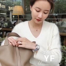 实拍《YF》萧邦（五钻小号无日历）HAPPY DIAMONDS 七彩圣诞主题 符合接下来圣诞跨年的气氛 每一颗钻石都是最好的礼物 心向自由 与快乐不期而遇。