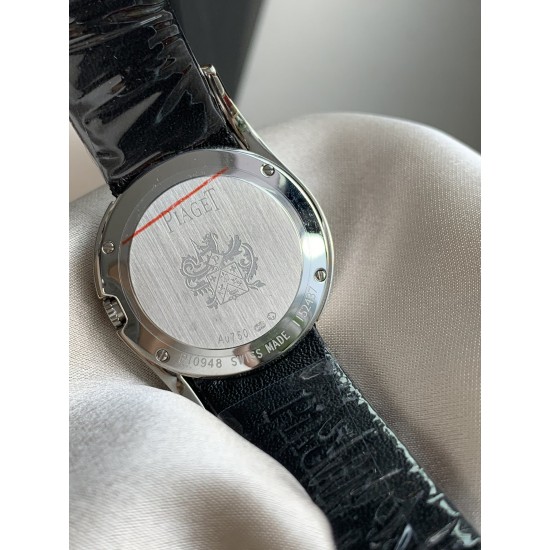 黑色经典。伯爵69Limelight Gala腕表超级版,正品级、腕表尺寸32mm运用一流的壳套打磨工艺,诠释伯爵优雅气质。.采用定制版瑞士石英机芯,续航给力,走时稳健,零返修。镶饰60颗明亮式切割钻(约0.92克拉)。表扣镶饰单颗明亮式切割施华洛世奇水钻(约0.01克拉)动人线条衬托优雅气质 黑色经典。伯爵69Limelight Gala腕表超级版,正品级、腕表尺寸32mm运用一流的壳套打磨工艺,诠释伯爵优雅气质。.采用定制版瑞士石英机芯,续航给力,走时稳健,零返修。镶饰60颗明亮式切割钻(约0.92克拉)。表扣镶饰单颗明亮式切割施华洛世奇水钻(约0.01克拉)动人线条衬托优雅气质