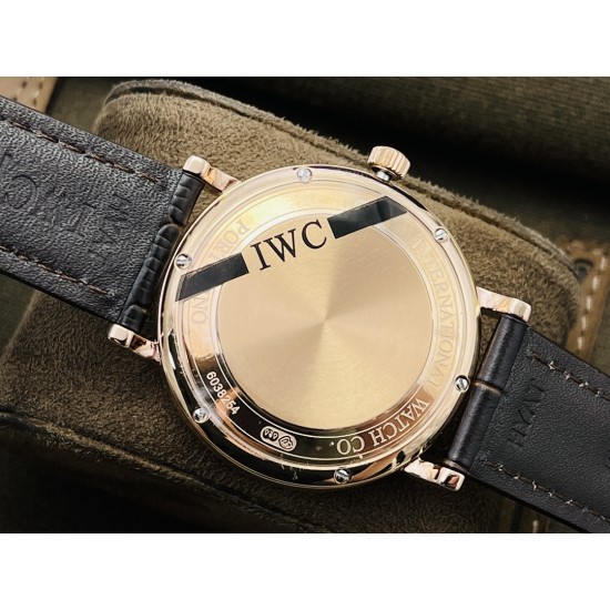 【IWS Factory2021新品推荐】万.国IWC波涛菲诺系列月相自动腕表!三大“独”道之处:1⃣️独家巨资订制万国Cal.35800真月相功能机芯,市面其他版本大多为日夜轮!2⃣️市面唯一拥有波涛条钉打磨工艺厂家,与原装工艺效果如出一辙,整体字面质感更佳!3⃣️在订制机芯的加持下,尺寸做到和原装一致!直径40MMX11MM!市面其他版本则会厚很多!IWS Factory全心力作 欢迎各位表友品鉴! 【IWS Factory2021新品推荐】万.国IWC波涛菲诺系列月相自动腕表!三大“独”道之处:1⃣️独家巨资订制万国Cal.35800真月相功能机芯,市面其他版本大多为日夜轮!2⃣️市面唯一拥有波涛条钉打磨工艺厂家,与原装工艺效果如出一辙,整体字面质感更佳!3⃣️在订制机芯的加持下,尺寸做到和原装一致!直径40MMX11MM!市面其他版本则会厚很多!IWS Factory全心力作 欢迎各位表友品鉴!