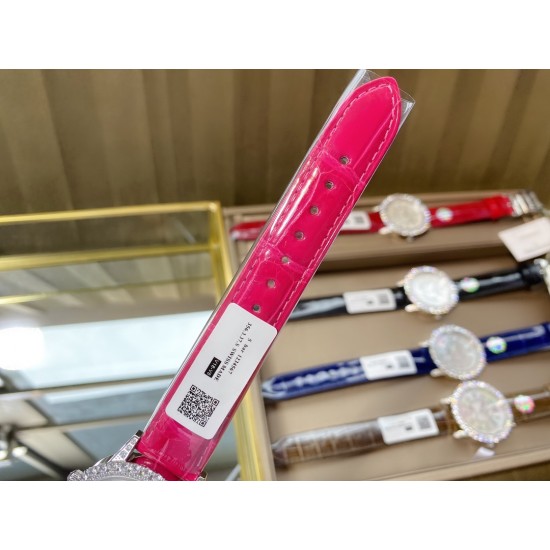 实拍 v18出品 狠货来袭 积家 约会大师 升级版最新24小时日月星辰 日月分明 女士腕表 珠宝镶钻设计风格首次使用高级珠宝的爪镶工艺而非常罕见轨道镶嵌!采用锆石材料。鲜艳光泽强!壳套:珠宝镶钻表壳、316L精钢玻璃:采用蓝宝石水晶表镜表盘:珍珠母贝镶钻表盘、台湾厂立体数字真钉立体!太阳月亮浮现出立体效果24小时日月分明表带:美洲鳄鱼皮表带尺寸:直径36mm,厚度8.8mm机芯:瑞士进口机芯体现出高贵优雅气质、材质进口质量保证零0⃣返修 实拍 v18出品 狠货来袭 积家 约会大师 升级版最新24小时日月星辰 日月分明 女士腕表 珠宝镶钻设计风格首次使用高级珠宝的爪镶工艺而非常罕见轨道镶嵌!采用锆石材料。鲜艳光泽强!壳套:珠宝镶钻表壳、316L精钢玻璃:采用蓝宝石水晶表镜表盘:珍珠母贝镶钻表盘、台湾厂立体数字真钉立体!太阳月亮浮现出立体效果24小时日月分明表带:美洲鳄鱼皮表带尺寸:直径36mm,厚度8.8mm机芯:瑞士进口机芯体现出高贵优雅气质、材质进口质量保证零0⃣返修