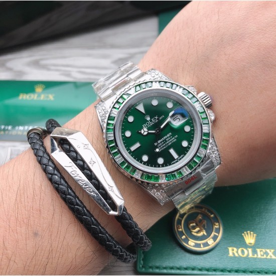 ROLEX Submarine 水鬼钻石系列 3135机芯 ROLEX劳力士SUB水鬼系列不断提高复刻效果,精钢不断改进的钻研精神,特别是五大神器的业界认可,目前销量一直成上升趋势!尺寸:40mm表镜:抗刮损蓝水晶玻璃,防反光凸透式放大日历窗!表壳:上链表冠,旋入式三扣锁三重防水系统!机芯:Cal.3135自动机械机芯!表带:蚝式三节表链!表扣:折叠扣,超强夜光,防水大于100米!SF出品 附带全套原版配置包括(保修卡 正品说明书) ROLEX Submarine 水鬼钻石系列 3135机芯 ROLEX劳力士SUB水鬼系列不断提高复刻效果,精钢不断改进的钻研精神,特别是五大神器的业界认可,目前销量一直成上升趋势!尺寸:40mm表镜:抗刮损蓝水晶玻璃,防反光凸透式放大日历窗!表壳:上链表冠,旋入式三扣锁三重防水系统!机芯:Cal.3135自动机械机芯!表带:蚝式三节表链!表扣:折叠扣,超强夜光,防水大于100米!SF出品 附带全套原版配置包括(保修卡 正品说明书)