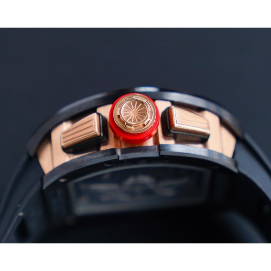 【 RICHARD MILLE 】理查德米勒 RM011-03艺术提升了全新层次,顶级碳纤维壳套 最完美的纹路 最完美的做工 搭载7750大日历 计时 飞返/逆跳多功能ETA7750全自动机械机芯,进口橡胶表带 原装折叠扣,尺寸50X40mm 高端大气上档次 计时腕表,展现着理查品牌的经典内涵,阳光而富有吸引力!全球限量50个7750机 ⚠️请认准独家品质 【 RICHARD MILLE 】理查德米勒 RM011-03艺术提升了全新层次,顶级碳纤维壳套 最完美的纹路 最完美的做工 搭载7750大日历 计时 飞返/逆跳多功能ETA7750全自动机械机芯,进口橡胶表带 原装折叠扣,尺寸50X40mm 高端大气上档次 计时腕表,展现着理查品牌的经典内涵,阳光而富有吸引力!全球限量50个7750机 ⚠️请认准独家品质