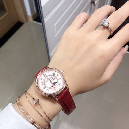 实拍 积家约会女表,女人的三大梦想之一积家约会系列高品质女表,月相功能一个月转动一次,进口石英机芯,蓝宝石镜面,原装折叠扣。尺寸宽34mm,厚10mm。 实拍 积家约会女表,女人的三大梦想之一积家约会系列高品质女表,月相功能一个月转动一次,进口石英机芯,蓝宝石镜面,原装折叠扣。尺寸宽34mm,厚10mm。