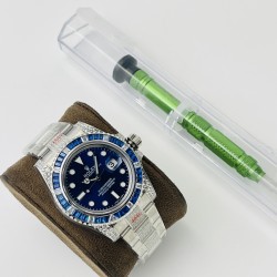 【VRS Factory2022墙裂推荐 市场最高版本】奢华大作，劳力士Rolex SUB潜航者后镶钻定制版！是奢华闪耀与永不退色的融合，更是经典潮流的不二之选！1⃣️【表壳】直径40MM。每一颗钻石/彩宝均来自奥地利（施华洛世奇原产地）经过严格的筛选，确保颜色，大小，火彩统一，专业珠宝镶嵌师精心镶嵌。2⃣️【表带】跟官网同步，904L蚝式钢完美还原坚固耐用的优良血统，效果可媲美原装。3⃣️【机芯】采用复刻界的机芯之王——搭配3135自动上旋机芯。VRS Factory匠心力作 敬请各路表友品鉴！
