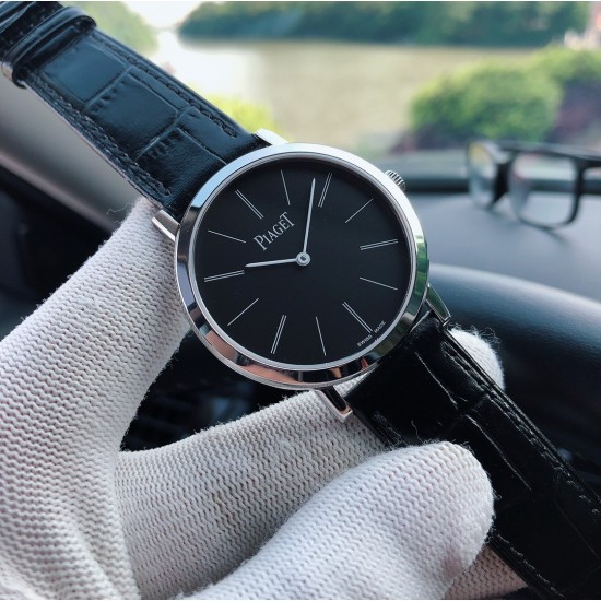 伯爵 PIAGET B0 超薄,直径40厚度8MM,采用改装高品质手翻机芯Cal.1400:原装一致夹板刻字,机芯稳定!蓝宝石水晶镜面,原装比例细节!特别注重手表的大小,弧度,抛光,刻字! 外壳均采用真空电镀,特别是白金款式光亮不掉色,纯正316进口钢材使整表更有坠感,欢迎比对!双面进口意大利小牛皮和原装扣! 三十米防水!三杰精致推荐男士超薄机械腕表 SJ为你精心打造超真实实物图拍摄 伯爵 PIAGET B0 超薄,直径40厚度8MM,采用改装高品质手翻机芯Cal.1400:原装一致夹板刻字,机芯稳定!蓝宝石水晶镜面,原装比例细节!特别注重手表的大小,弧度,抛光,刻字! 外壳均采用真空电镀,特别是白金款式光亮不掉色,纯正316进口钢材使整表更有坠感,欢迎比对!双面进口意大利小牛皮和原装扣! 三十米防水!三杰精致推荐男士超薄机械腕表 SJ为你精心打造超真实实物图拍摄