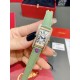 卡地亚-美国坦克-Cartier Tank Amricaine腕表,小号表款,三码合一。采用蓝宝水石晶镜面,瑞士石英机芯。原版开模,精钢表壳,八角形表冠,镶嵌一颗合成蓝色尖晶石,镀银表盘,剑形蓝钢指针,搭配原装光面折叠表扣,采用进口多色小牛皮。腕大表器优雅,深行受家青睐。表壳尺寸:34.80 x 19.00毫米。 卡地亚-美国坦克-Cartier Tank Amricaine腕表,小号表款,三码合一。采用蓝宝水石晶镜面,瑞士石英机芯。原版开模,精钢表壳,八角形表冠,镶嵌一颗合成蓝色尖晶石,镀银表盘,剑形蓝钢指针,搭配原装光面折叠表扣,采用进口多色小牛皮。腕大表器优雅,深行受家青睐。表壳尺寸:34.80 x 19.00毫米。