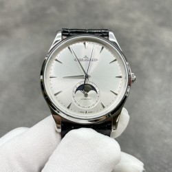 积家月相大师系列正装男表Q1368420.（表壳直径39mm，厚度9.9mm）数控精雕立体月相盘，完美还原原装！搭载Miyota9015魔改一体Cal.925/1机芯，镂空链条盒让机芯看起来“更积家”！自动陀电镀了特调的K金色，并非市场上普通的红玫瑰金，实实在在匠心打造！出货实拍