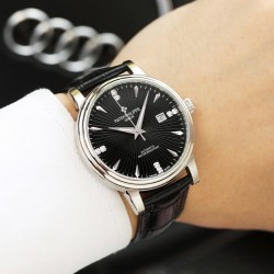 品牌：百达翡丽-PATEK PHILPPE 类型：[酷]男士腕表表壳：316精钢（做工优质）表带：进口小牛皮/原装针扣机芯：进口西铁城8215全自动机械机芯(走时稳定)材料：高级强化镀膜镜面尺寸：直径40mm 厚度12mm