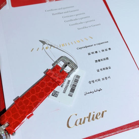 实拍 卡地亚-Cartier，狠货来袭，全真镶钻字面，瑞士石英机芯，加厚蓝宝石镜面[强]搭配美洲鳄鱼皮带[耶]尺寸35mm，超级漂亮、时尚不容错过！