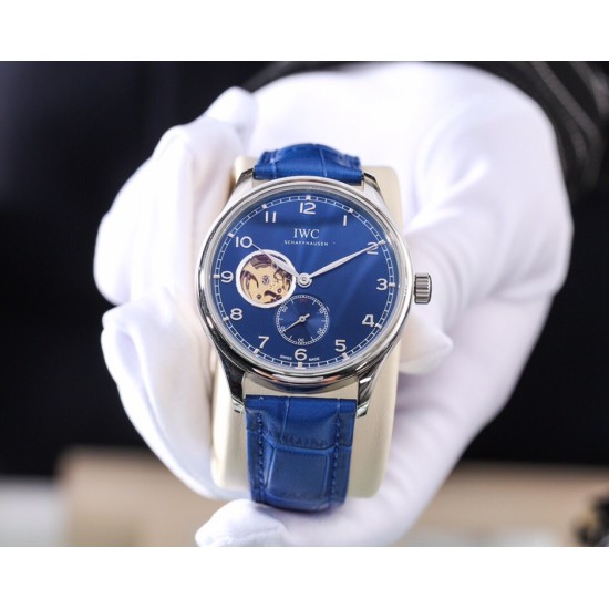 品牌：万国 IWC表带：真牛皮/316L精钢表带机芯：全自动机械机芯材料：矿物质超强镜面尺寸：直径41mm厚12mm！