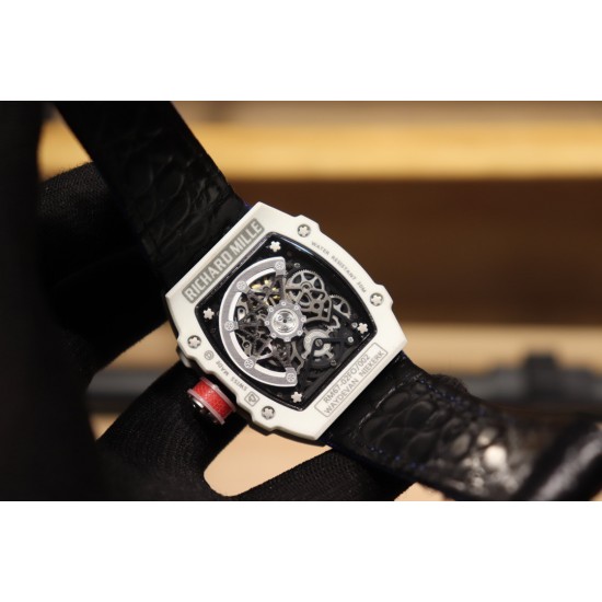 理查德米勒 Richard Mille RM67-02跳高之王冠军款 1:1精准开模 采用100%的(NTPT碳纤维/陶瓷材料)制造 形成表壳上的特殊纹理 搭载原装西铁城全自动机械机芯 摆幅28800 无论壳身大小零散小件也是精心设计 技术成熟并独具动感的线条设计优点 搭配特色尼龙表带 尺寸48X42mm!!! 理查德米勒 Richard Mille RM67-02跳高之王冠军款 1:1精准开模 采用100%的(NTPT碳纤维/陶瓷材料)制造 形成表壳上的特殊纹理 搭载原装西铁城全自动机械机芯 摆幅28800 无论壳身大小零散小件也是精心设计 技术成熟并独具动感的线条设计优点 搭配特色尼龙表带 尺寸48X42mm!!!