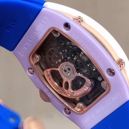 实拍 最新理查珐琅棉花糖理查德米勒 RichardMille 珐琅棉花糖 最新爆款 bon bon系列最稀有的作品!克服传统工艺打破模式!钟表最受尊敬的技术之一。不是所有人的嫁妆,棉花糖运动曲线和颜色,它们是诱人的。有了理查德米勒,实现了把棉花糖戴在你的手腕上!白色陶瓷加上黄粉绿搪瓷表盘,RM-07柔和的颜色创造了一个组合...甜蜜!糖果店的一次旅行,一个让人难以置信的艺术品。你会戴上它吗? 实拍 最新理查珐琅棉花糖理查德米勒 RichardMille 珐琅棉花糖 最新爆款 bon bon系列最稀有的作品!克服传统工艺打破模式!钟表最受尊敬的技术之一。不是所有人的嫁妆,棉花糖运动曲线和颜色,它们是诱人的。有了理查德米勒,实现了把棉花糖戴在你的手腕上!白色陶瓷加上黄粉绿搪瓷表盘,RM-07柔和的颜色创造了一个组合...甜蜜!糖果店的一次旅行,一个让人难以置信的艺术品。你会戴上它吗?