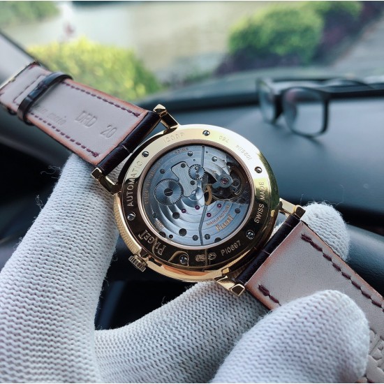 伯爵 PIAGET B0 超薄,直径40厚度8MM,采用改装高品质手翻机芯Cal.1400:原装一致夹板刻字,机芯稳定!蓝宝石水晶镜面,原装比例细节!特别注重手表的大小,弧度,抛光,刻字! 外壳均采用真空电镀,特别是白金款式光亮不掉色,纯正316进口钢材使整表更有坠感,欢迎比对!双面进口意大利小牛皮和原装扣! 三十米防水!三杰精致推荐男士超薄机械腕表 SJ为你精心打造超真实实物图拍摄 伯爵 PIAGET B0 超薄,直径40厚度8MM,采用改装高品质手翻机芯Cal.1400:原装一致夹板刻字,机芯稳定!蓝宝石水晶镜面,原装比例细节!特别注重手表的大小,弧度,抛光,刻字! 外壳均采用真空电镀,特别是白金款式光亮不掉色,纯正316进口钢材使整表更有坠感,欢迎比对!双面进口意大利小牛皮和原装扣! 三十米防水!三杰精致推荐男士超薄机械腕表 SJ为你精心打造超真实实物图拍摄