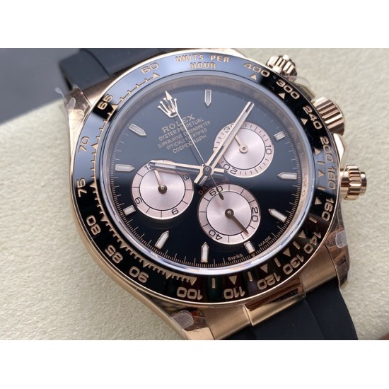 新品!ROLEX 劳力士 迪通拿4131整个系列迎来了全新的改变,具体有以下几点改变:1刻度时标变得更加纤细2计时表盘更加优雅纤细3 六点位增加皇冠标志4陶瓷圈新增金属外圈5表壳新一代表耳有更强的曲线效果6机芯升级从4130升级为41311.表盘所有颜色均与原版一致,无色差!每个时标刻度都精抛倒角打磨的基础上采用铂金电镀做到永久不退色!盘面字体清晰分明立体感十足! 新品!ROLEX 劳力士 迪通拿4131整个系列迎来了全新的改变,具体有以下几点改变:1刻度时标变得更加纤细2计时表盘更加优雅纤细3 六点位增加皇冠标志4陶瓷圈新增金属外圈5表壳新一代表耳有更强的曲线效果6机芯升级从4130升级为41311.表盘所有颜色均与原版一致,无色差!每个时标刻度都精抛倒角打磨的基础上采用铂金电镀做到永久不退色!盘面字体清晰分明立体感十足!