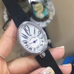 ⚠️到货啦 新版宝玑              实拍 Breguet-宝玑那不勒斯皇后系列！        史上最强最美 超薄 最新升级版本 绝对值得拥有的一款 正品一致的拉丁料绢表带 蓝宝石拱桥弧形玻璃 表盘用天然白色珍珠母贝 阿拉伯数字时符 经典的蓝钢宝玑指针 6点位设有一颗水滴形钻石  机芯是586/1自动上链机  我们一直正品完美复刻 那不勒斯皇后款 绝对的女神气质名媛款 最重要的是百搭得来不失少女心 必入款❗带上一秒变女神，各种派对，晚会，聚会，约会，发布会，让你BlingBling。