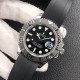 2019新款游艇到货，劳力士ROLEX游艇名仕型 装载2836机芯，双向旋转60分钟刻度外圈配哑黑色Cerachrom陶质圈口，凸显抛光立体数字！新款时针增大，分针缩细，增强了可读性。新款Pyesterflex橡胶表带亦配备蚝式保险扣，人性化二级可剪设计，佩戴稳固从而更加舒适！字面刻度填充进口Chromalight长效果蓝色物料！原装保护胶罩，超级复刻，只有少量，速度要快，动作要帅[机智]现下单外赠一副橡胶表带。