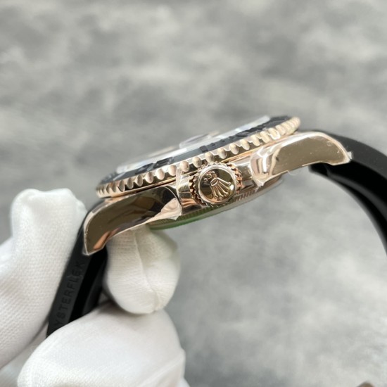 ROLEX 劳力士 YACHT MASTER 游艇名仕型 116655 搭载3235机芯,运动男表, 精钢镀厚玫瑰金表壳 ,陶瓷表圈 ,可双向转动 ,旋入式表冠 ,蓝宝石镜面有日历放大镜6点位镭射皇冠防伪 !氟橡胶表带 ,表带侧面有OYSTERFLEX字样雕刻 !表带背面有导汗槽 ,Glidelock折叠保险表扣 ,40mm 直径.出货实拍 ROLEX 劳力士 YACHT MASTER 游艇名仕型 116655 搭载3235机芯,运动男表, 精钢镀厚玫瑰金表壳 ,陶瓷表圈 ,可双向转动 ,旋入式表冠 ,蓝宝石镜面有日历放大镜6点位镭射皇冠防伪 !氟橡胶表带 ,表带侧面有OYSTERFLEX字样雕刻 !表带背面有导汗槽 ,Glidelock折叠保险表扣 ,40mm 直径.出货实拍