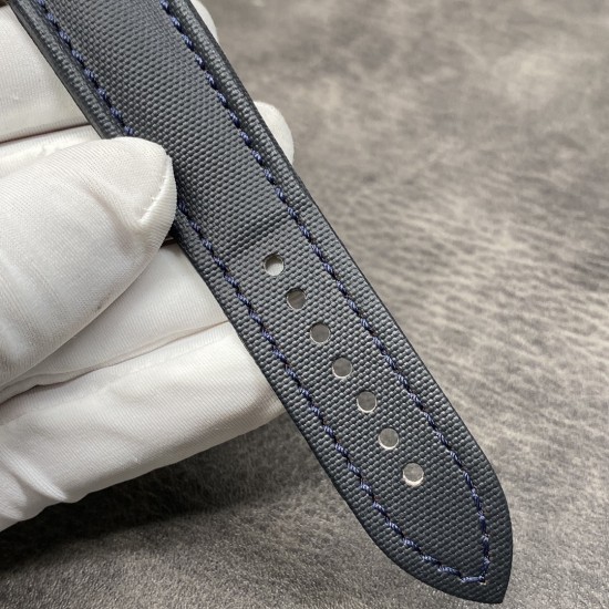 JB BLANCPAIN 宝珀 五十噚 五十寻 5015-1130-52潜水表 精钢表壳 夜光蓝宝石表圈 蓝宝石镜面镀防眩光蓝膜(没有N厂那么浓蓝色,是很淡的蓝,原装也是这样) 镀铑指针 蓝色表盘(白色字印刷相对其他版本覆盖更好了) 超强夜光 海鸥2836机芯(不再是其他版本的杭州机) 双层底盖 外层防水防尘 内层防磁 尼龙纤维革表带 蝴蝶双按扣 外送一副橡胶表带含针扣及表带更换工具两把以及表带安装生耳螺丝一对 45mm ZF厂出品!出货实拍 JB BLANCPAIN 宝珀 五十噚 五十寻 5015-1130-52潜水表 精钢表壳 夜光蓝宝石表圈 蓝宝石镜面镀防眩光蓝膜(没有N厂那么浓蓝色,是很淡的蓝,原装也是这样) 镀铑指针 蓝色表盘(白色字印刷相对其他版本覆盖更好了) 超强夜光 海鸥2836机芯(不再是其他版本的杭州机) 双层底盖 外层防水防尘 内层防磁 尼龙纤维革表带 蝴蝶双按扣 外送一副橡胶表带含针扣及表带更换工具两把以及表带安装生耳螺丝一对 45mm ZF厂出品!出货实拍