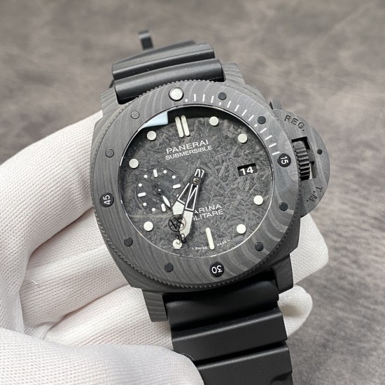 PANERAI沛纳海SUBMERSIBLE系列自动机械潜水腕表 PAM00979 PAM979 VS979 979 CARBOTECH碳纤维表壳 潜水倒计时表圈 蓝宝石镜面 保险护桥表冠 描绘有意大利海军蛙人突击队员的图像钛合金PVD黑底盖 碳纤维表盘 超强双色夜光 分针和表圈夜光点蓝色夜光用于潜水氧气倒计时 P.9010机芯 时针快调 可逆调日历 潜水伸缩橡胶表带 钛合金PVD黑针扣 直径47mm VS厂出品,出货实拍 PANERAI沛纳海SUBMERSIBLE系列自动机械潜水腕表 PAM00979 PAM979 VS979 979 CARBOTECH碳纤维表壳 潜水倒计时表圈 蓝宝石镜面 保险护桥表冠 描绘有意大利海军蛙人突击队员的图像钛合金PVD黑底盖 碳纤维表盘 超强双色夜光 分针和表圈夜光点蓝色夜光用于潜水氧气倒计时 P.9010机芯 时针快调 可逆调日历 潜水伸缩橡胶表带 钛合金PVD黑针扣 直径47mm VS厂出品,出货实拍