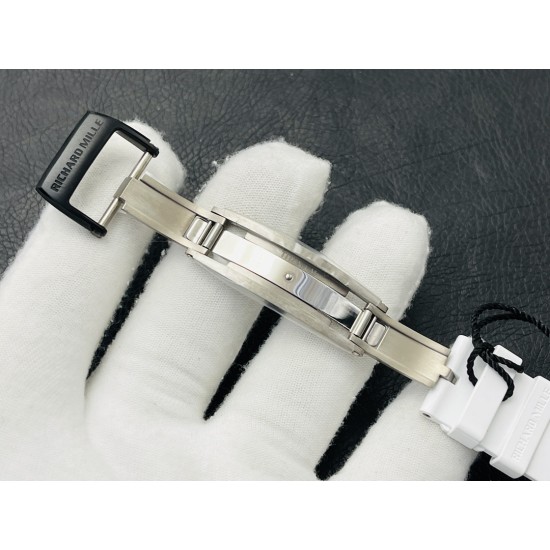 ZF2023高科技再造传奇RICHARD MILLE碳纤维限量款理查德米勒RM055“白色传奇”全球限量腕表美到极致的视觉冲击表壳呈酒桶形,采用三件式结构,上下表圈和表环分别以NTPT碳纤维和喷砂钛金属打造。“白色传奇”款配备白色内圈、指针和表冠衬垫;表盘法兰盘由黑色碳纤维制成,时标经同源荧光涂层。法兰盘经钻碳(DLC)处理。机芯与表盘融为一体,选择了5级钛作为这种“骨架”运动的基板和桥梁,提供高强度运动精度和可靠性。NTPT材质的成功开发使ZF开拓了复刻表从材料科技层面上的突破ZF出品 必属精品 ZF2023高科技再造传奇RICHARD MILLE碳纤维限量款理查德米勒RM055“白色传奇”全球限量腕表美到极致的视觉冲击表壳呈酒桶形,采用三件式结构,上下表圈和表环分别以NTPT碳纤维和喷砂钛金属打造。“白色传奇”款配备白色内圈、指针和表冠衬垫;表盘法兰盘由黑色碳纤维制成,时标经同源荧光涂层。法兰盘经钻碳(DLC)处理。机芯与表盘融为一体,选择了5级钛作为这种“骨架”运动的基板和桥梁,提供高强度运动精度和可靠性。NTPT材质的成功开发使ZF开拓了复刻表从材料科技层面上的突破ZF出品 必属精品