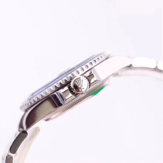 劳力士 ROLEX GMT系列!精钢不断改进的钻研精神【尺寸】直径40mm【表镜】抗刮损蓝水晶玻璃,防反光凸透式放大日历窗【表壳】上链表冠【机芯】全自动机械机芯!超强夜光,折叠扣! 劳力士 ROLEX GMT系列!精钢不断改进的钻研精神【尺寸】直径40mm【表镜】抗刮损蓝水晶玻璃,防反光凸透式放大日历窗【表壳】上链表冠【机芯】全自动机械机芯!超强夜光,折叠扣!