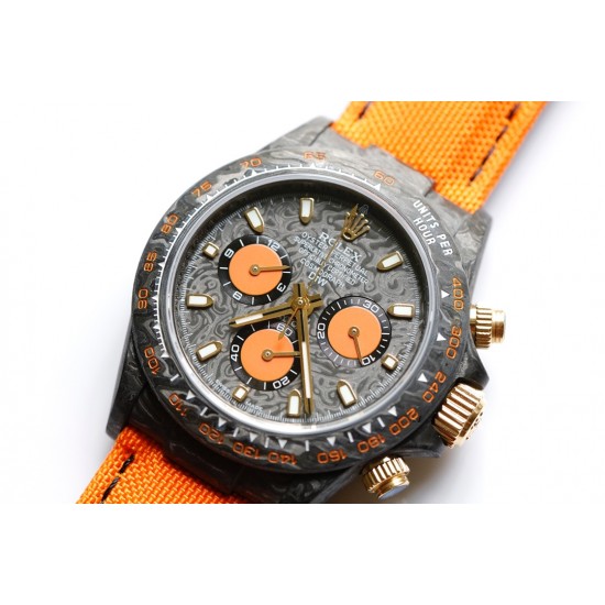 劳力士Rolex Daytona全碳纤维宇宙计时迪通拿横空出世 这款获得瑞士天文台认证的首款全碳纤迪通拿搭载全自动计时7750机械机芯 均调校测试 表盘配蜗形小秒针盘 蓝宝石抗刮损水晶镜面 碳纤维字面 完美复刻 原装同步魔术贴帆布带/橡树胶带 原装扣 更加柔软舒适 方便佩戴 爱不释手的劳力士迪通拿 品不完的一劳永逸!!! 劳力士Rolex Daytona全碳纤维宇宙计时迪通拿横空出世 这款获得瑞士天文台认证的首款全碳纤迪通拿搭载全自动计时7750机械机芯 均调校测试 表盘配蜗形小秒针盘 蓝宝石抗刮损水晶镜面 碳纤维字面 完美复刻 原装同步魔术贴帆布带/橡树胶带 原装扣 更加柔软舒适 方便佩戴 爱不释手的劳力士迪通拿 品不完的一劳永逸!!!