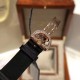 实拍 Breguet-宝玑那不勒斯皇后系列! 史上最强最美 超薄 最新升级版本 绝对值得拥有的一款 正品一致的拉丁料绢表带 蓝宝石拱桥弧形玻璃 表盘用天然白色珍珠母贝 阿拉伯数字时符 经典的蓝钢宝玑指针 6点位设有一颗水滴形钻石 机芯是586/1自动上链机 我们一直正品完美复刻 那不勒斯皇后款 绝对的女神气质名媛款 最重要的是百搭得来不失少女心 必入款❗带上一秒变女神,各种派对,晚会,聚会,约会,发布会,让你BlingBling。 实拍 Breguet-宝玑那不勒斯皇后系列! 史上最强最美 超薄 最新升级版本 绝对值得拥有的一款 正品一致的拉丁料绢表带 蓝宝石拱桥弧形玻璃 表盘用天然白色珍珠母贝 阿拉伯数字时符 经典的蓝钢宝玑指针 6点位设有一颗水滴形钻石 机芯是586/1自动上链机 我们一直正品完美复刻 那不勒斯皇后款 绝对的女神气质名媛款 最重要的是百搭得来不失少女心 必入款❗带上一秒变女神,各种派对,晚会,聚会,约会,发布会,让你BlingBling。