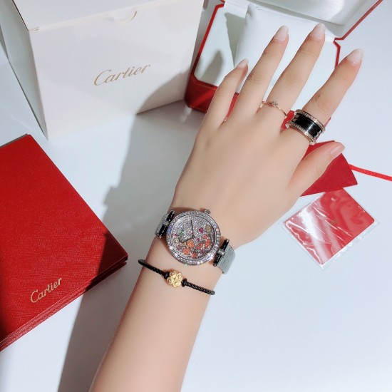 实拍 卡地亚-Cartier，狠货来袭，全真镶钻字面，瑞士石英机芯，加厚蓝宝石镜面[强]搭配美洲鳄鱼皮带[耶]尺寸35mm，超级漂亮、时尚不容错过！