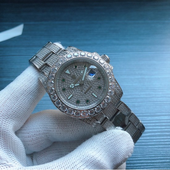劳力士 ROLEX R40 116610 Submariner白金满钻系列劳力士满钻系列 116610 Submariner 耗时10个月改装满钻石男士款 搭载2813全自动自动机械 精钢镶钻表壳 实心厚重钢带精选进口光彩闪耀钻 超强夜光 尺寸40x13mm 重量155g 精心制作 三杰精致推荐男士机械腕表 SJ为你精心制作超真实实物图拍摄 劳力士 ROLEX R40 116610 Submariner白金满钻系列劳力士满钻系列 116610 Submariner 耗时10个月改装满钻石男士款 搭载2813全自动自动机械 精钢镶钻表壳 实心厚重钢带精选进口光彩闪耀钻 超强夜光 尺寸40x13mm 重量155g 精心制作 三杰精致推荐男士机械腕表 SJ为你精心制作超真实实物图拍摄