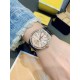【间玫米】全新百年灵机械计时腕表-南海胶囊系列(chronometer Automatic 36)具有醒目的色彩和夜光.让人联想起夏日 海洋生物和葱郁草木所营造的令人陶醉的氛围。这款优雅的现代复古灵感腕表适合想在人群脱颖而出的女士。融合优异性能和造型美感,时尚而优雅,适合各种场合,多种金属表壳可供选择,镶嵌彩色宝石钻,从炫酷的精钢材质百搭双色间金乃至豪华红金,一应俱全,时标和多姿多彩表盘,搭载2824机械机芯,尺寸:36mm 是百年灵最新女士机械计时系列的灵动姐妹表款。 【间玫米】全新百年灵机械计时腕表-南海胶囊系列(chronometer Automatic 36)具有醒目的色彩和夜光.让人联想起夏日 海洋生物和葱郁草木所营造的令人陶醉的氛围。这款优雅的现代复古灵感腕表适合想在人群脱颖而出的女士。融合优异性能和造型美感,时尚而优雅,适合各种场合,多种金属表壳可供选择,镶嵌彩色宝石钻,从炫酷的精钢材质百搭双色间金乃至豪华红金,一应俱全,时标和多姿多彩表盘,搭载2824机械机芯,尺寸:36mm 是百年灵最新女士机械计时系列的灵动姐妹表款。