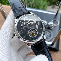 实物拍摄品牌：Chopard-萧邦 类型：[酷]男士腕表表壳：316精钢（做工优质）表带：进口小牛皮/简约针扣机芯：高级定制全自动机械机芯(走时稳定)材料：高级强化镀膜镜面尺寸：直径40mm，厚度12.5mm