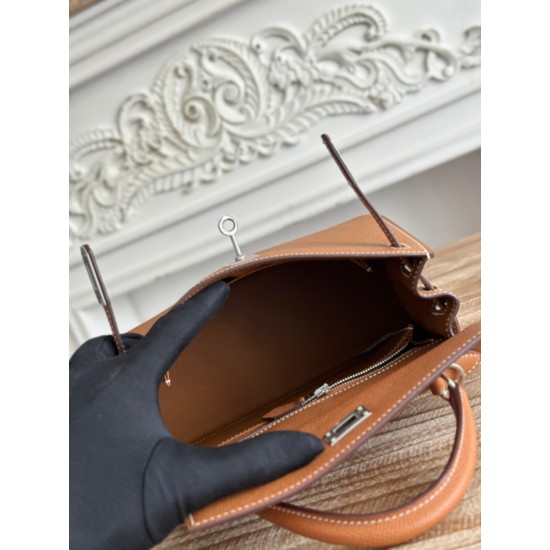 Kelly imported Epsom leather semi handmade hand sewn wax thread Kelly imported Epsom leather semi handmade hand sewn wax thread