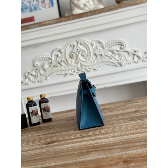 Kelly imported Epsom leather semi handmade hand sewn wax thread Kelly imported Epsom leather semi handmade hand sewn wax thread