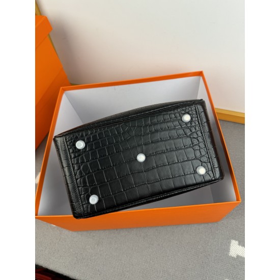 Lindy26 crocodile skin black