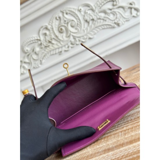 Kelly imported Epsom leather semi handmade hand sewn wax thread Kelly imported Epsom leather semi handmade hand sewn wax thread
