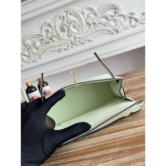 Kelly imported Epsom leather semi handmade hand sewn wax thread Kelly imported Epsom leather semi handmade hand sewn wax thread