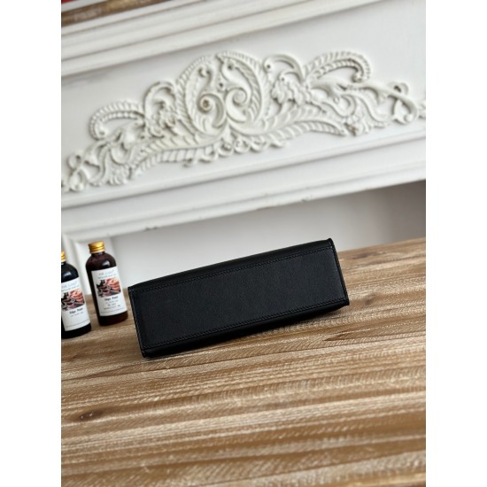 Kelly imported Epsom leather semi handmade hand sewn wax thread Kelly imported Epsom leather semi handmade hand sewn wax thread